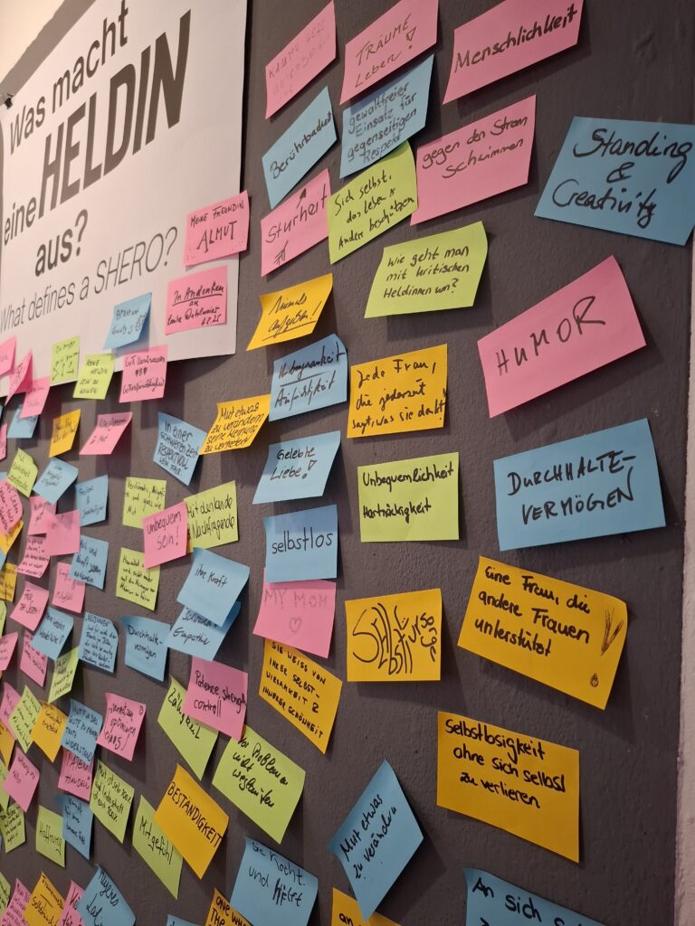 Verwaltungsangestellte Sheroes